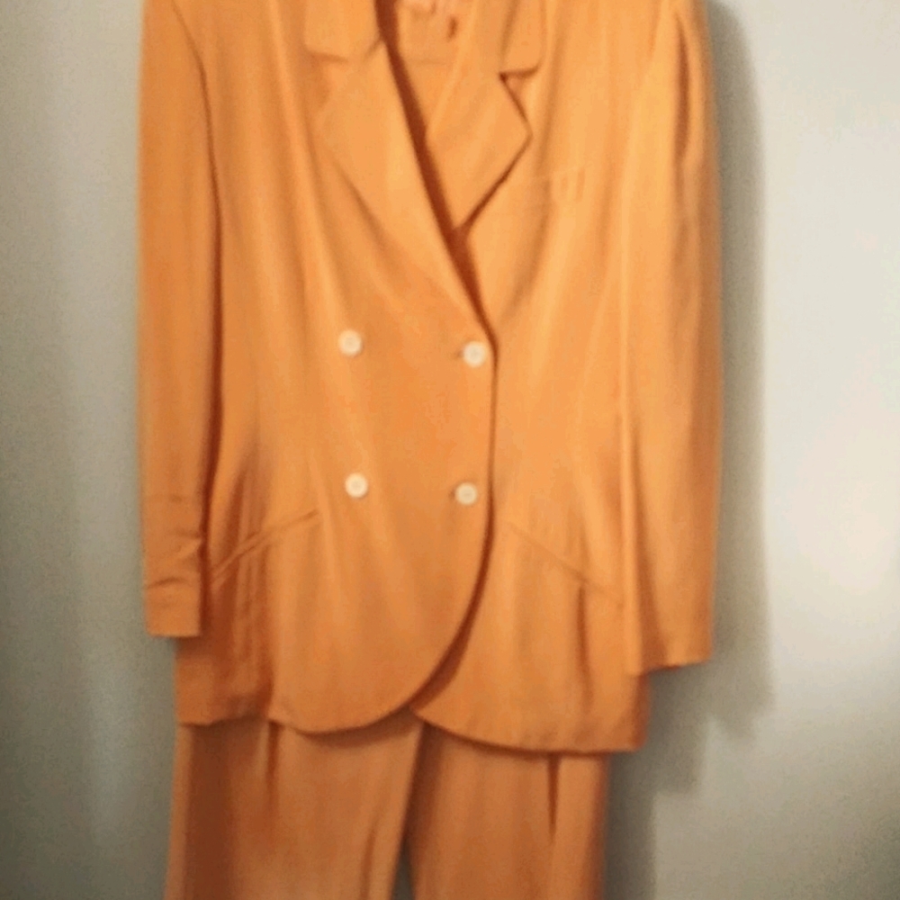 Vintage 100% Silk peach suit 12